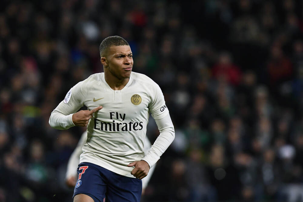 沙特媒：鲁本·内维斯和坎塞洛考虑回欧洲踢球，目前尚未收到报价